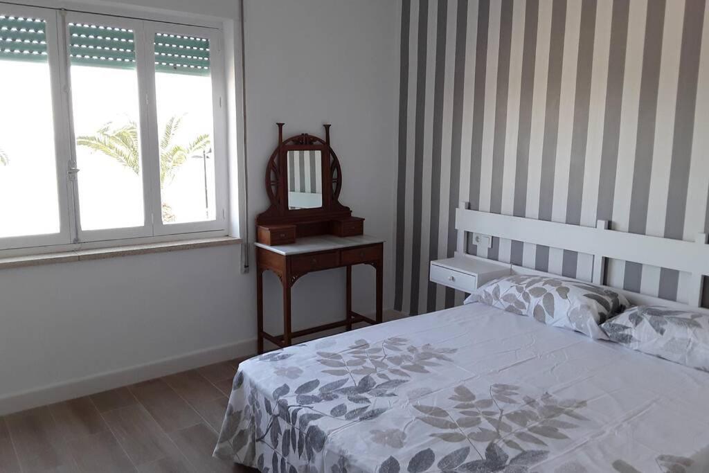 Piso En Primera Linea Con Wifi Y Vistas Al Mar Lo Pagán Exterior foto